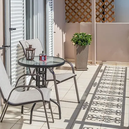 Beautiful Center Apartment